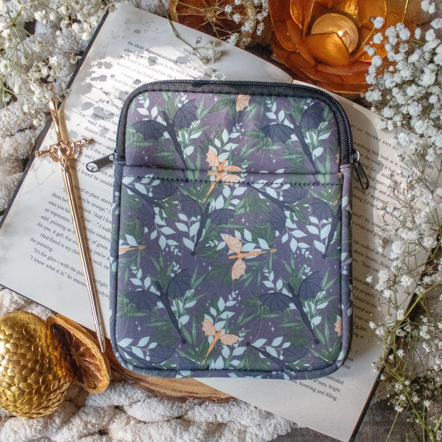 Kindle/Fourth Wing Dragons/Tablet Sleeve