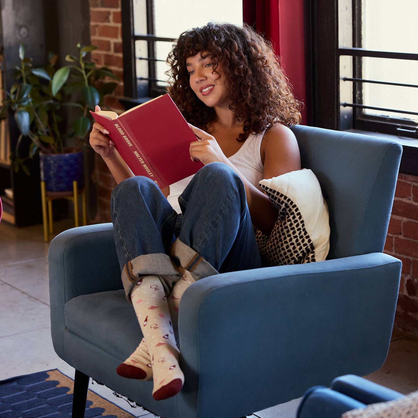 Socks that Give Books | Books and Wine - Gifts for Readers