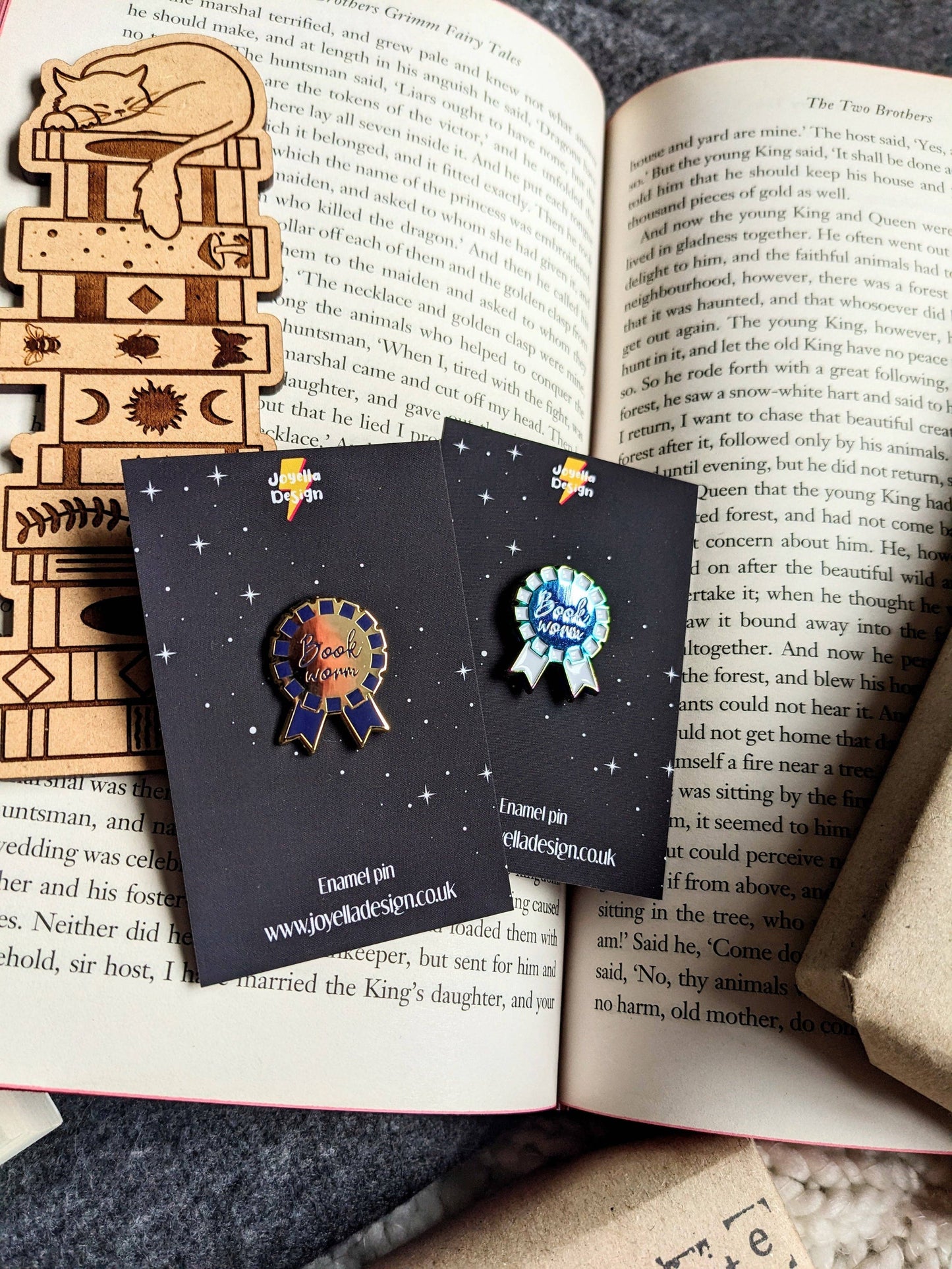 Book worm rosette hard Enamel pin (gold and navy edition)
